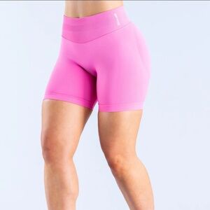 DFYNE Impact shorts — blossom